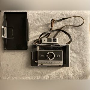 Vintage Polaroid Automatic 250 Land Camera 1967-69 With paperwork, Strap & Case